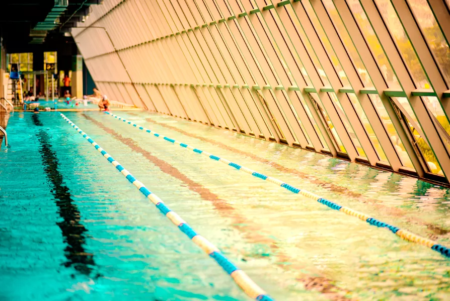 泽州成人混凝土钢结构游泳池项目